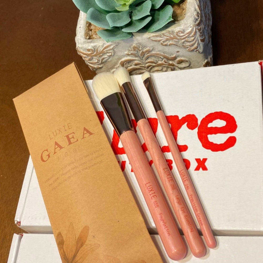 Luxie GAEA Eyeshadow Brush Set - Pink and Cream